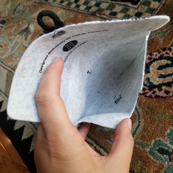 Felt Bag by Goods of Desire - Picture 6 of 6